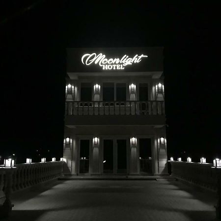 Stăuceni Moonlight Hotel מראה חיצוני תמונה