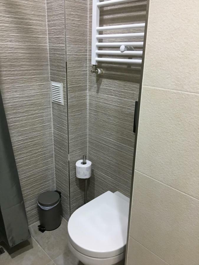 Stăuceni Moonlight Hotel מראה חיצוני תמונה