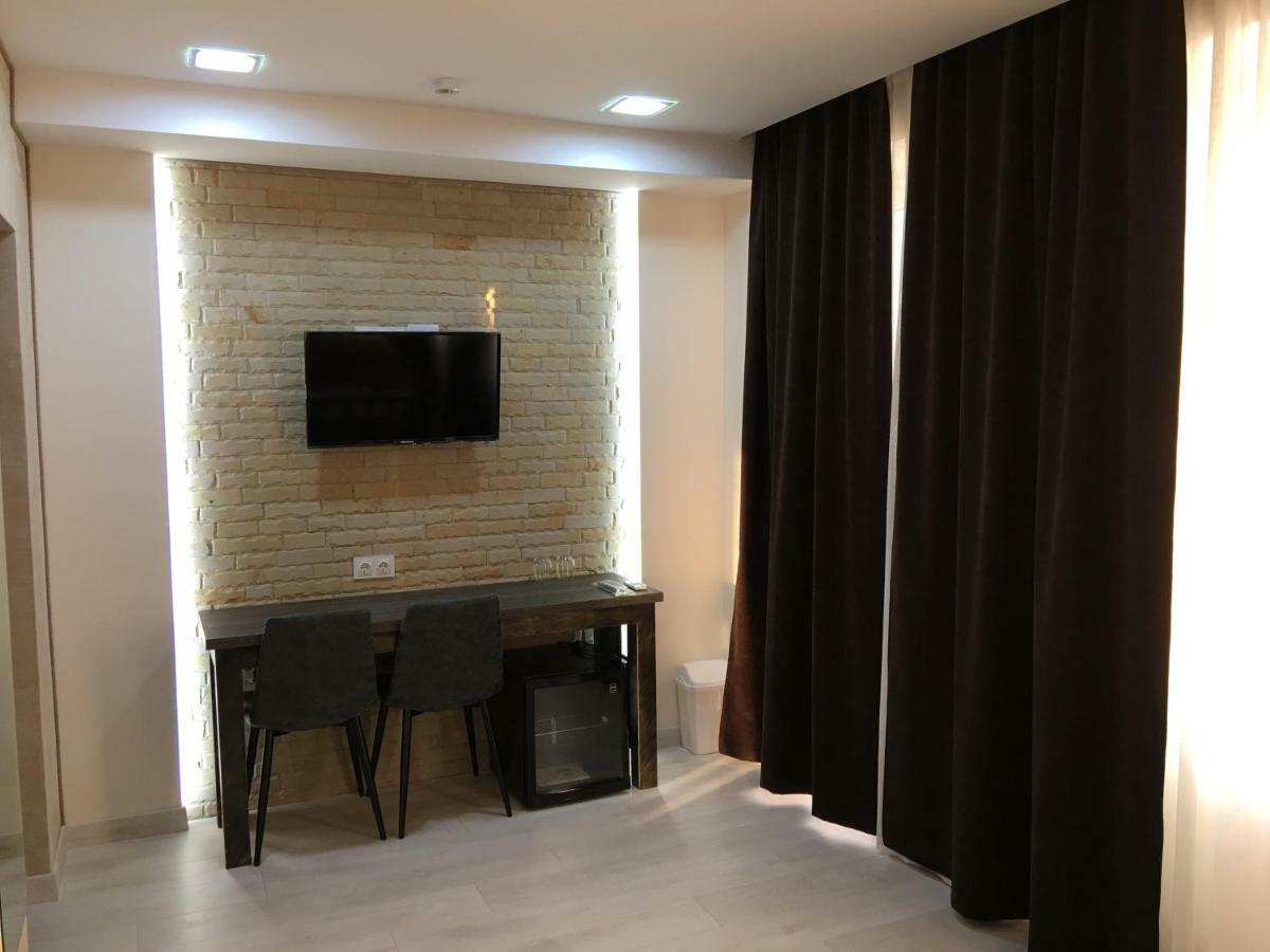 Stăuceni Moonlight Hotel מראה חיצוני תמונה