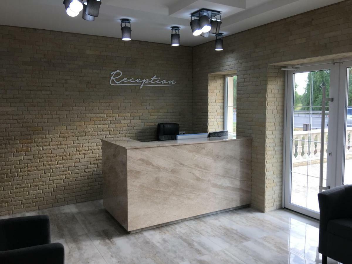 Stăuceni Moonlight Hotel מראה חיצוני תמונה